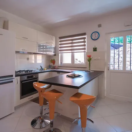 Sonja Apartman *